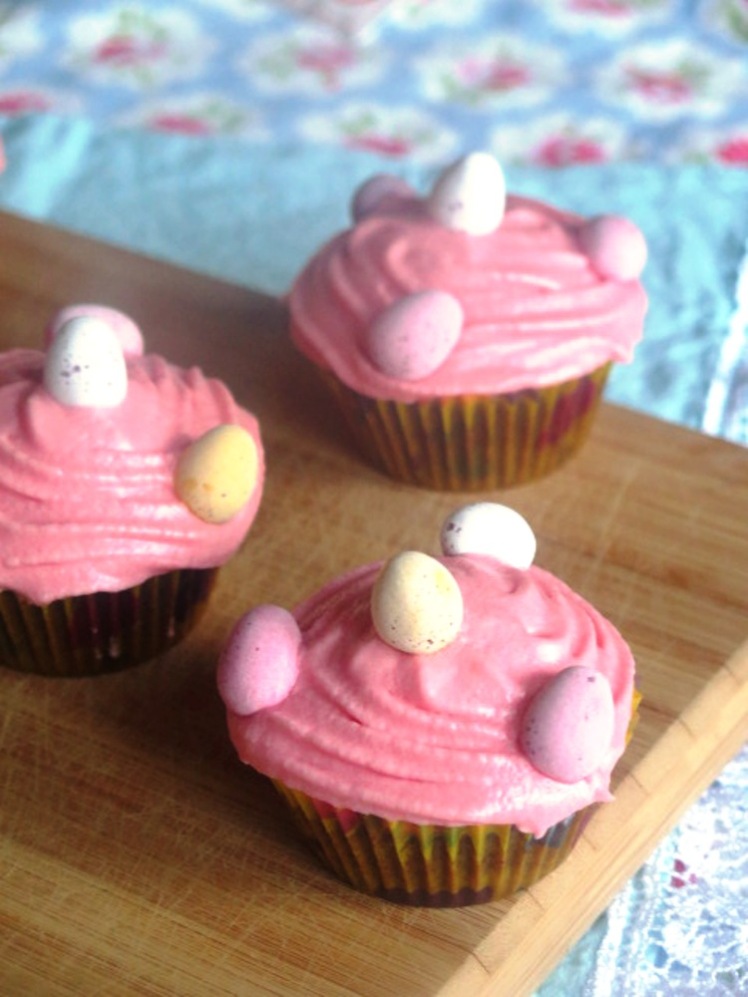 The Best Mini Egg Cupcakes Recipe for Easter! Celebrate with these delicious, colourful cupcakes this year and you're sure to impress friends and family! This quick and easy 4-step recipe is fun and fuss-free, so get the kids involved and get baking! Click for the recipe / Knead to Dough